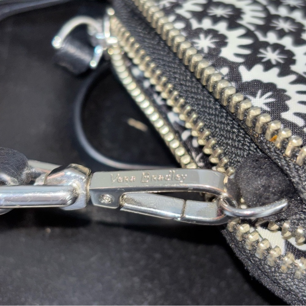Vera Bradley Black Quilted Velvet Crossbody Bag 7x5 - Picture 5 of 8